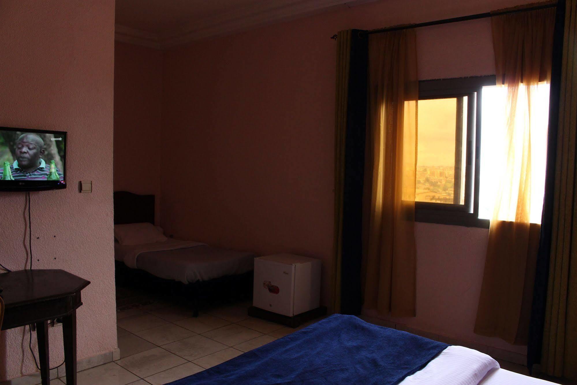 Prestige Hotel Yaoundé Buitenkant foto