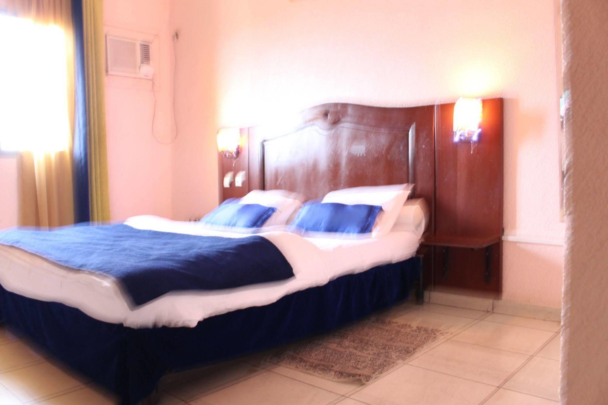 Prestige Hotel Yaoundé Buitenkant foto